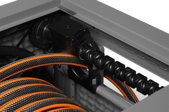 Система автоматической укладки шланга накручивает его на барабан катушки равномерно без заломов и перекручивания.